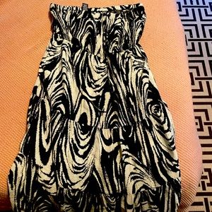 Maxi dress, strapless. Elegant and chic